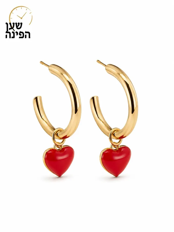עגילי חישוק זהב עם תליון לב אדום לאישה