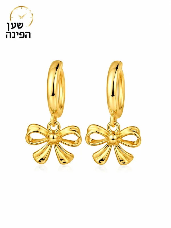 עגילי חישוק זהב עם תליון פפיון בעיצוב נשי